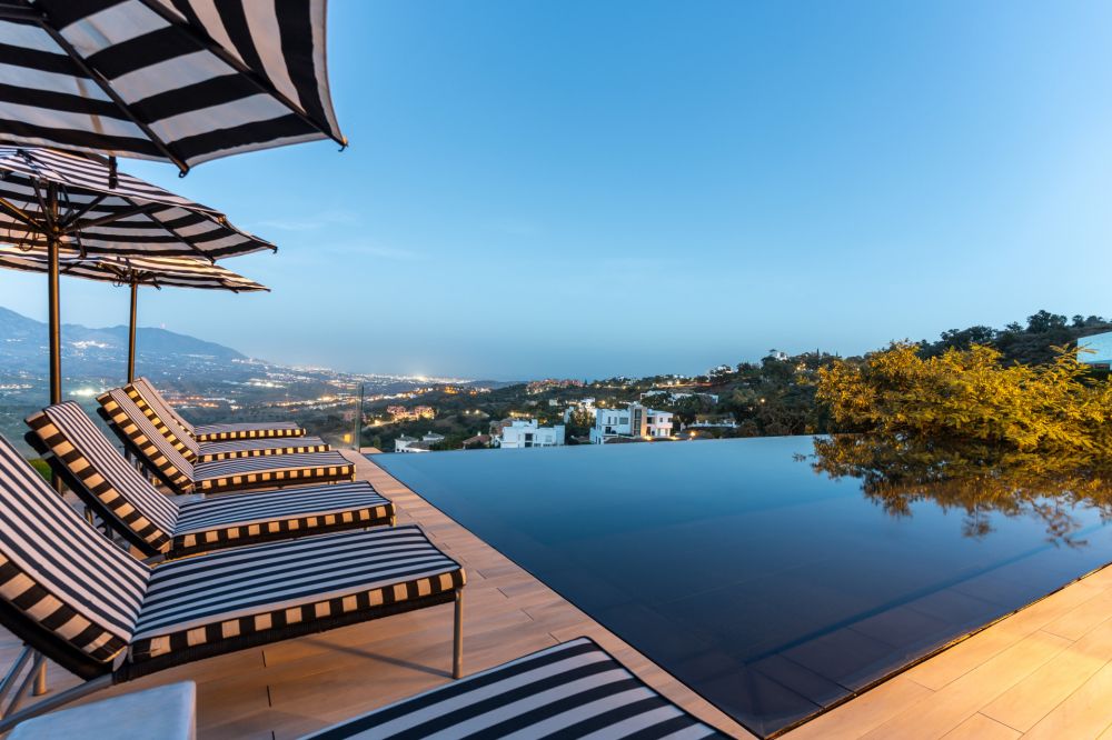 Luxury Villa for Sale in Marbella East with panoramic sea views