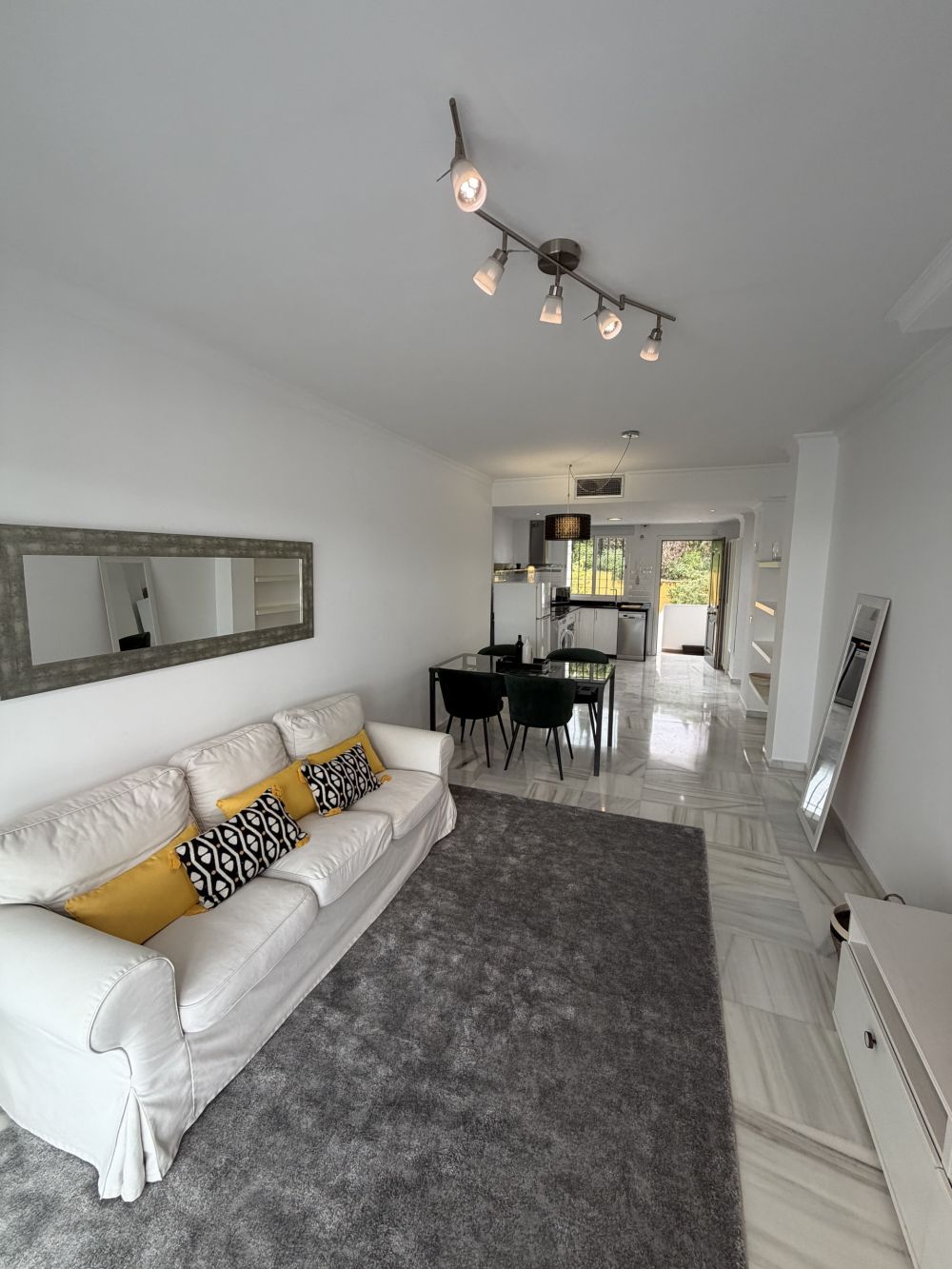 2-Bedroom Elegant Apartment in Señorio de Gonzaga, Marbella