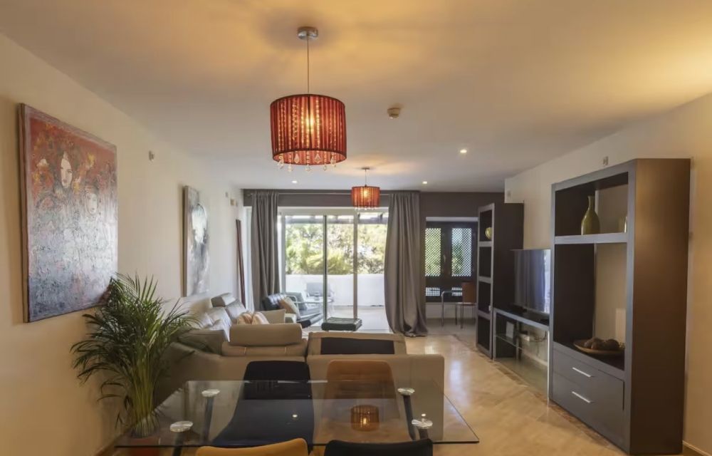 Spacious One-Bedroom Apartment Near the Beach