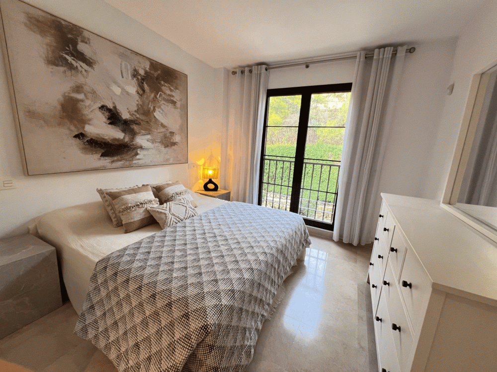 Elegante apartamento con vistas al mar