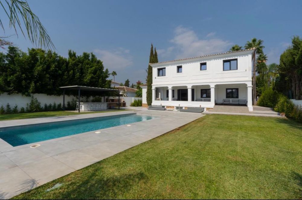 Villa de lujo de 6 dormitorios en Nueva Andalucía