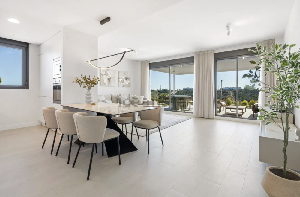 Modern 3-Bed Garden Apartment with Sea Views