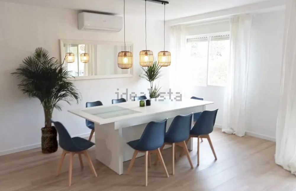 Espacioso apartamento reformado de 3 plantas en el corazón de Nueva Andalucía