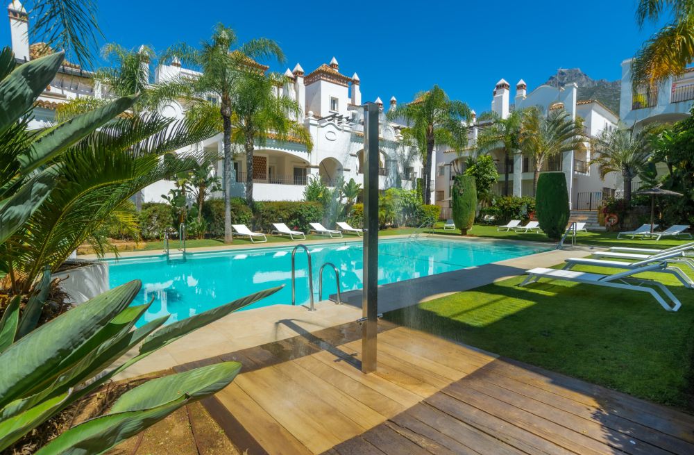 Elegant Renovated Ground Floor Apartment in Sierra Blanca