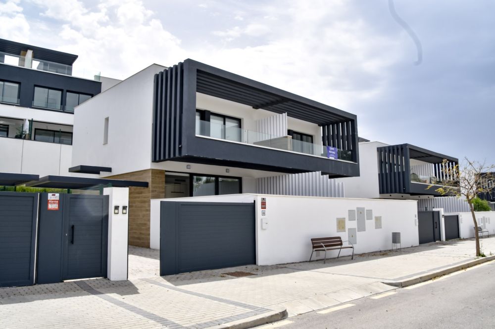 Modern 3-Bedroom semi detached house with Spacious Terrace in Atalaya Hills