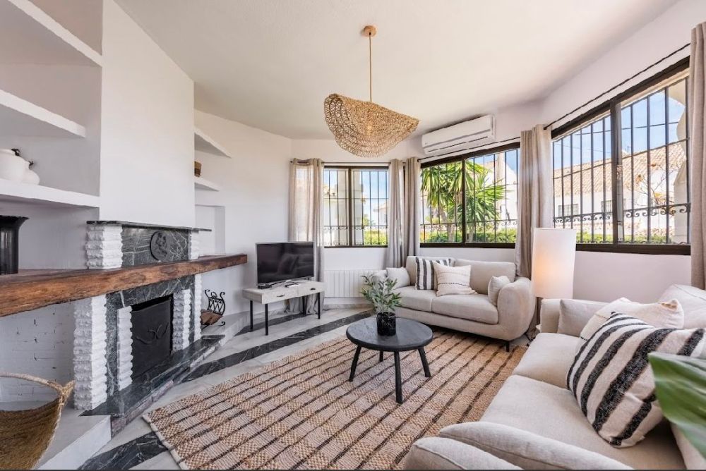 Villa Montesol – Andalusian Charm with Sea Views, Marbella/Estepona Border