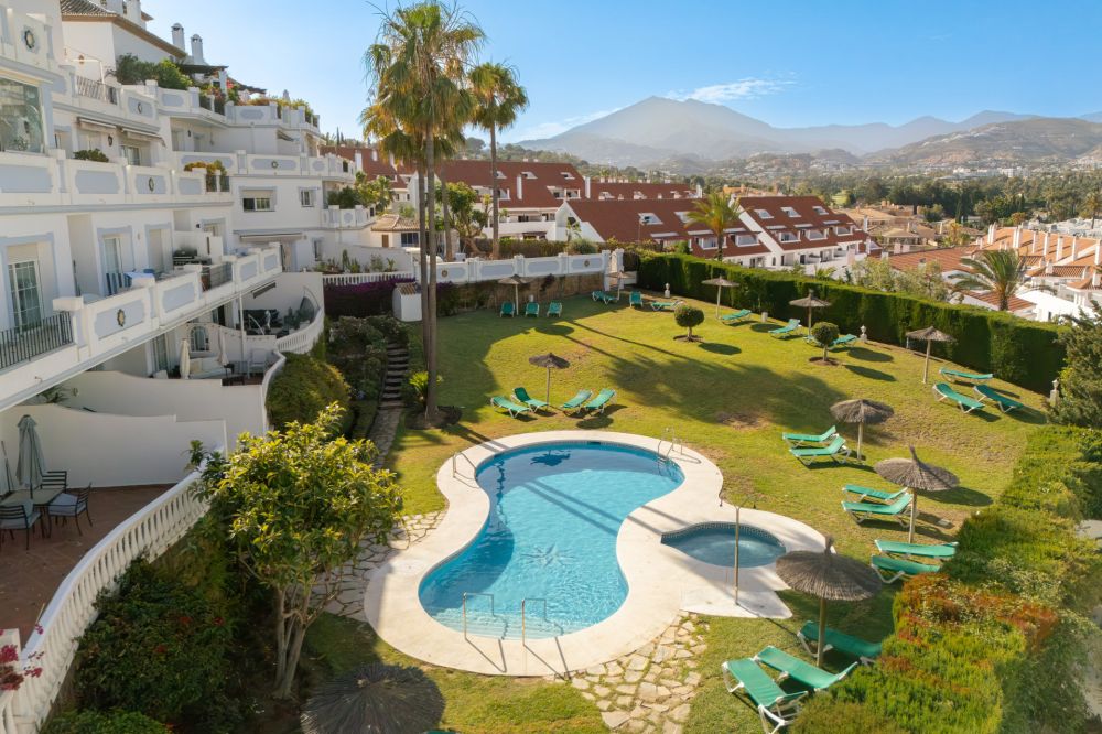 Exclusive Boutique Penthouse with Private Lift – Las Lolas, Nueva Andalucía