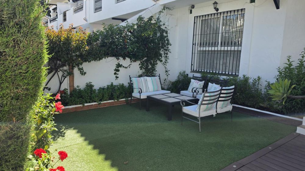 4 Bedroom Townhouse in Los Naranjos, Nueva Andalucía