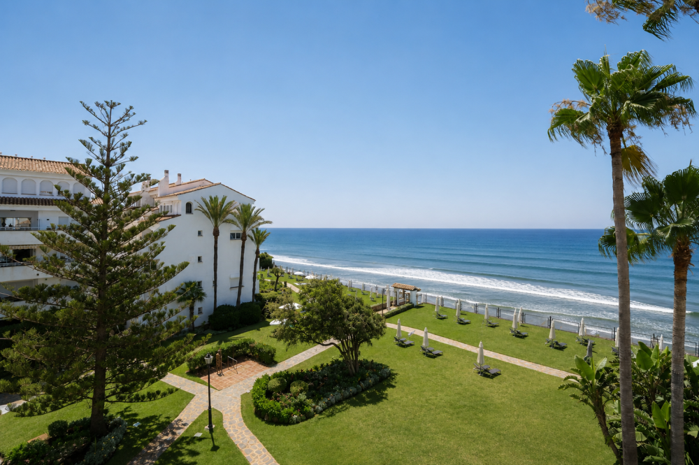 Beachfront 3-Bedroom Duplex Penthouse -  Playa Real