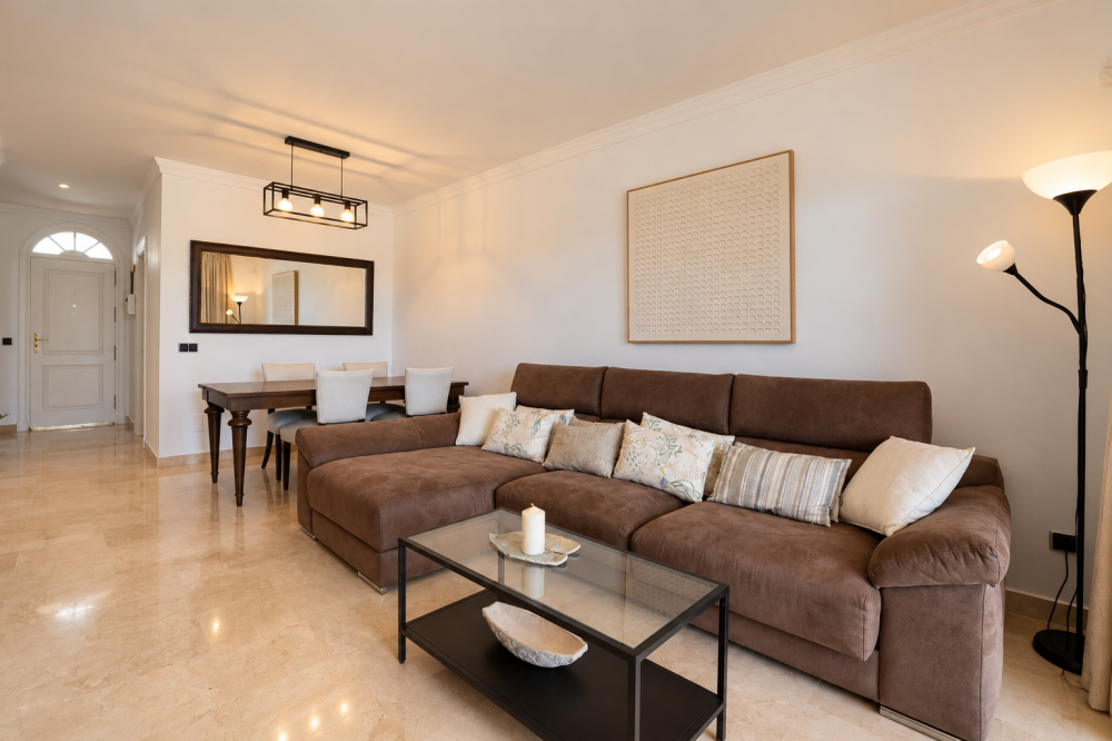 Modern 2-Bedroom Penthouse with Terrace in Aloha Gardens, Marbella