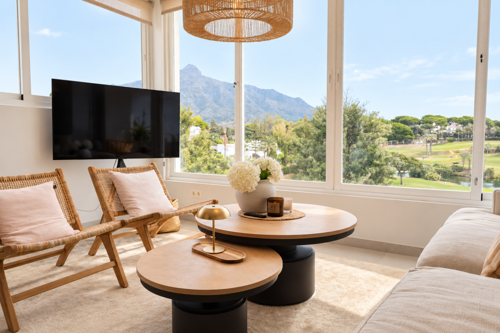 Frontline Golf Duplex Penthouse, Fully Renovated, Golf & La Concha Views – Aloha