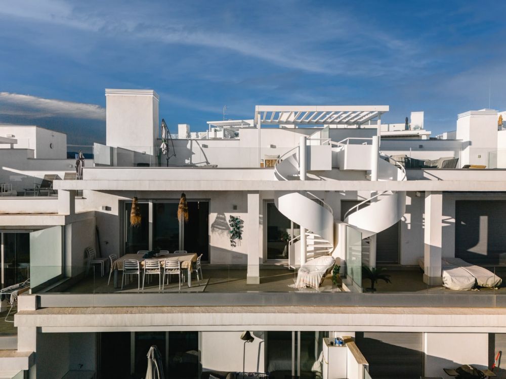 Elegante apartamento de 2 dormitorios con solárium privado en Le Mirage, Cancelada