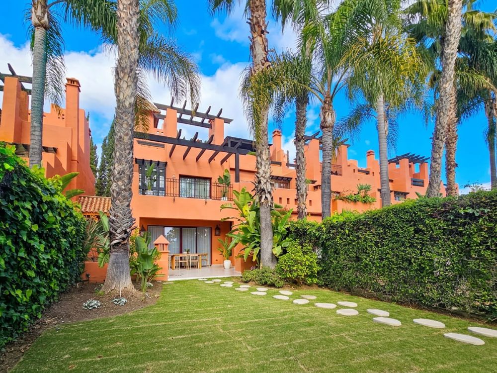 A Rare Expression of Luxury in Altos de Puente Romano, Marbella