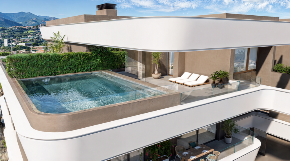 Bright 3-Bedroom Apartment with Terrace near the Sea in Estepona