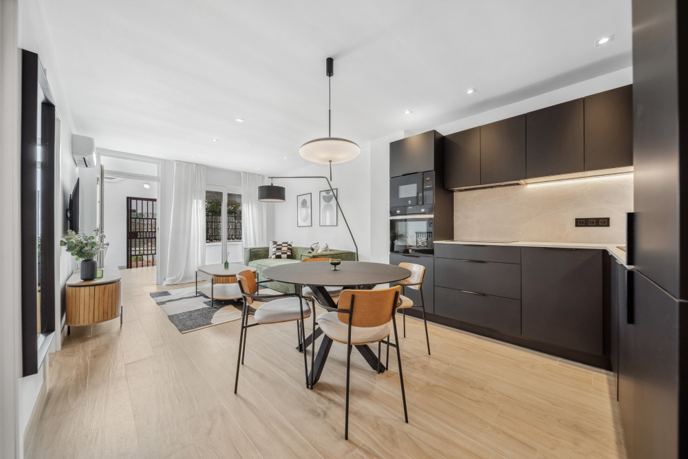 Modern 4-bedroom apartment in La Maestranza.