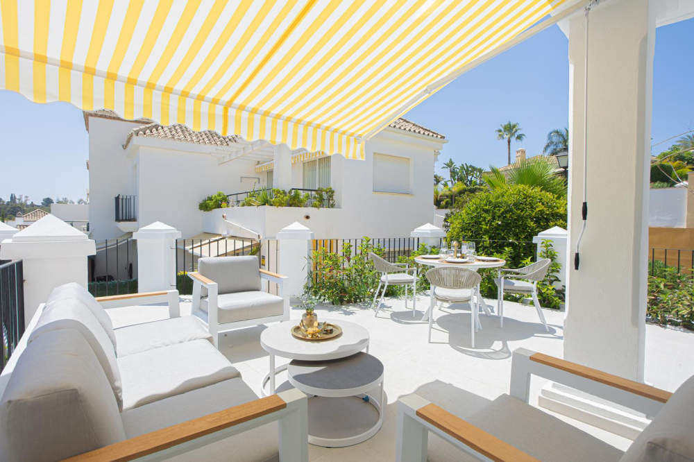 Beautiful 2-Bedroom Apartment in the Heart of Nueva Andalucía, Marbella