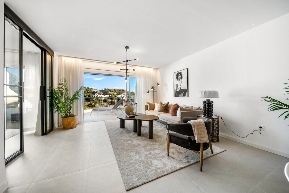 Beautiful 3 bed apartment with sea & golf views in La Quinta